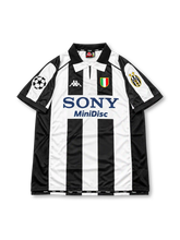 Juventus 1997/98 UEFA Champions League Home Jersey Alessandro Del Piero #10, classic black and white striped Kappa soccer shirt featuring the Juventus club crest, Sony MiniDisc sponsor logo, and Del Piero name and number 10 on the back.