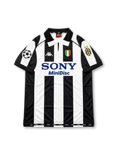 Juventus 1997/98 UEFA Champions League Home Jersey Fabrizio Ravanelli #11, classic black and white striped Kappa soccer shirt featuring the Juventus club crest, Sony MiniDisc sponsor logo, and Ravanelli name and number 11 on the back.
