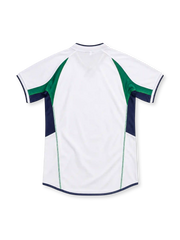 Ireland 2002 white away soccer jersey by Umbro with navy side panels, green piping, tricolor sleeve accents and FAI crest.