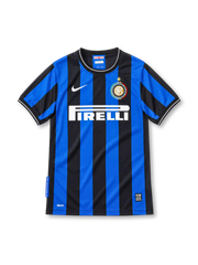 Inter Milan 2009/10 home jersey with black and blue vertical stripes, white Nike Swoosh, Pirelli sponsor, and gold-star club crest.