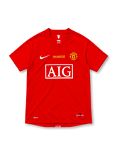 Manchester United 2007/08 red Nike Champions League Final home jersey featuring a white Swoosh, Manchester United crest, gold FINAL MOSCOW 2008 embroidery, white AIG sponsor and commemorative hem patch.