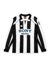 Juventus 1997-98 long sleeve home jersey in black and white stripes