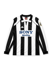 Juventus 1997-98 long sleeve home jersey in black and white stripes