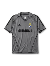 Real Madrid 2005-06 third jersey in grey with Siemens sponsor and Adidas ClimaCool branding