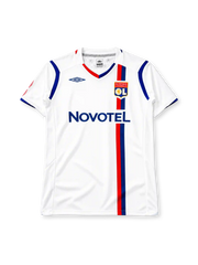 Olympique Lyonnais 2008-09 home jersey, front view, white body with red and blue vertical stripe, Umbro logo, Novotel sponsor logo, club crest
