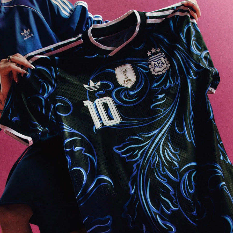 World Champions in black baroque. Argentina 2026/27 away jersey with the patch that matters.
