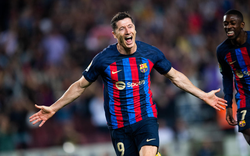Precision defines elite finishing. Robert Lewandowski｜Icon Collection