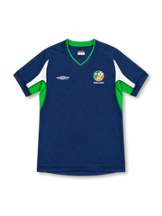 Ireland 2002 navy third soccer jersey by Umbro with green V-neck trim, white sleeve panels, green side inserts and FAI crest.