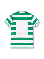 Celtic 1997-99 Umbro home jersey with green and white hoops, textured stripe pattern, oversized tonal Celtic crest, white fold-down collar with green trim, sleeve diamond graphics, and black Umbro sponsor.