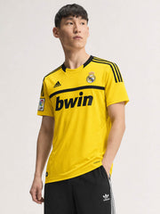 Real Madrid 2011-12 Goalkeeper Jersey
