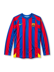 FC Barcelona 2005-06 long-sleeve home jersey with UEFA Champions League sleeve patchv
